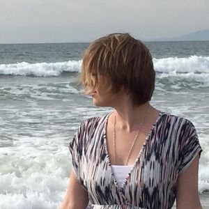 Meet your Posher, Alona